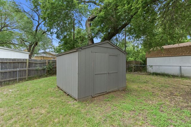 552 Souder Drive, Hurst, TX 76053