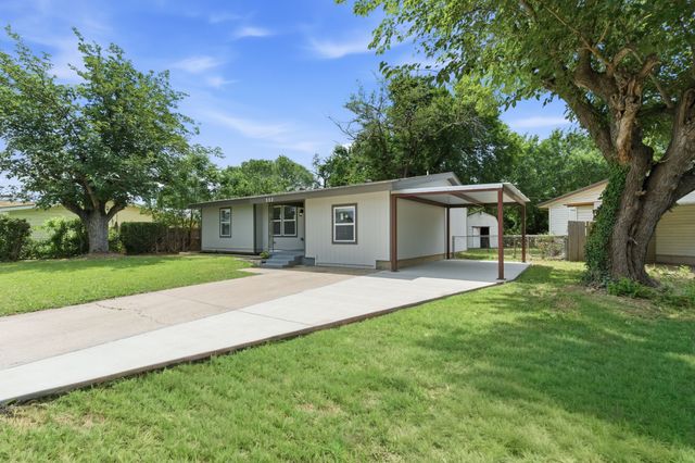 552 Souder Drive, Hurst, TX 76053