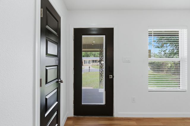 552 Souder Drive, Hurst, TX 76053