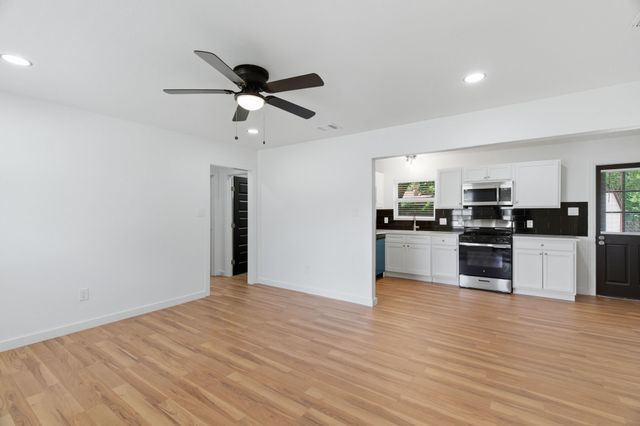 552 Souder Drive, Hurst, TX 76053