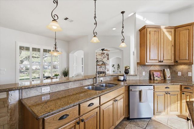 2708 Springwood LN, Georgetown, TX 78628