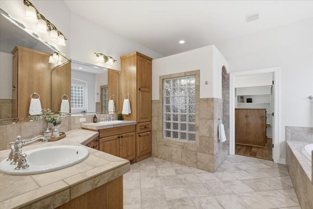 2708 Springwood LN, Georgetown, TX 78628