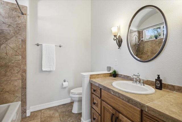 2708 Springwood LN, Georgetown, TX 78628