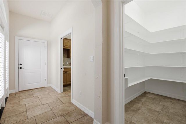 2708 Springwood LN, Georgetown, TX 78628