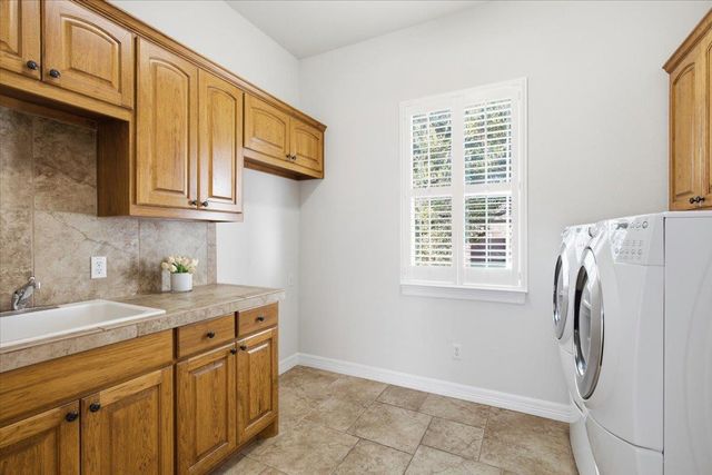 2708 Springwood LN, Georgetown, TX 78628