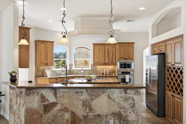 2708 Springwood LN, Georgetown, TX 78628