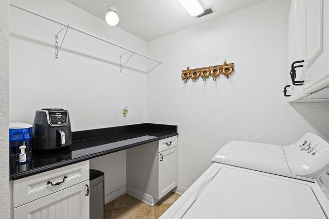 439 LAKE OF THE WOODS DRIVE, Venice, FL 34293