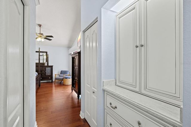 439 LAKE OF THE WOODS DRIVE, Venice, FL 34293