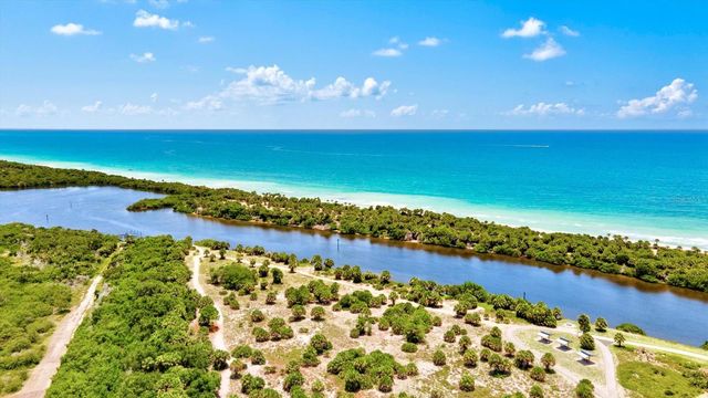 439 LAKE OF THE WOODS DRIVE, Venice, FL 34293