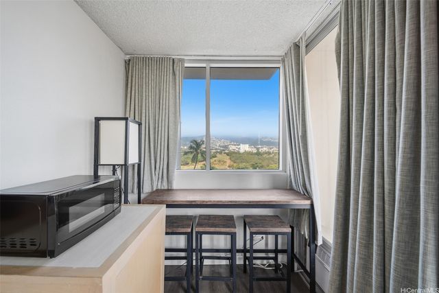 444 Kanekapolei Street 810, Honolulu, HI 96815