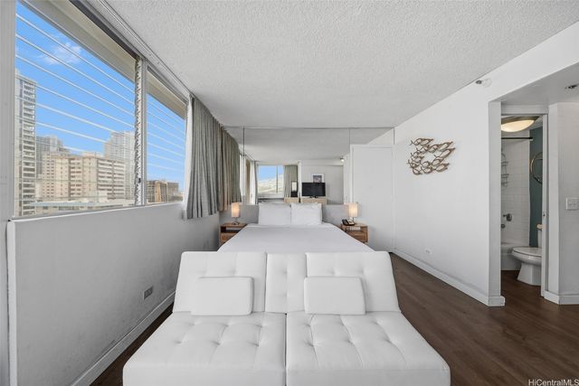 444 Kanekapolei Street 810, Honolulu, HI 96815