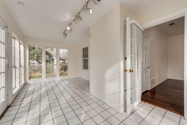 2524 Daisy Lane, Fort Worth, TX 76111