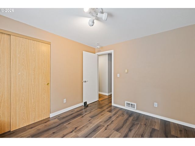 265 EASY STREET Rd, Silver Lake, WA 98645