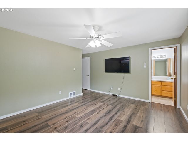 265 EASY STREET Rd, Silver Lake, WA 98645