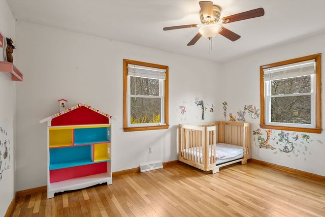 34 Locust St, Burlington, MA 01803