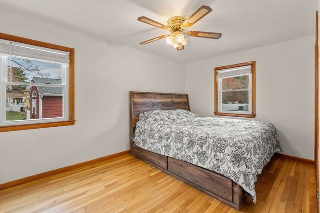 34 Locust St, Burlington, MA 01803