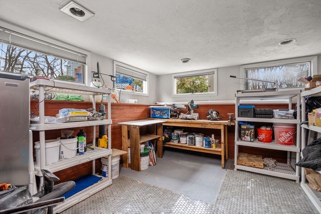 34 Locust St, Burlington, MA 01803