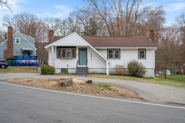 34 Locust St, Burlington, MA 01803