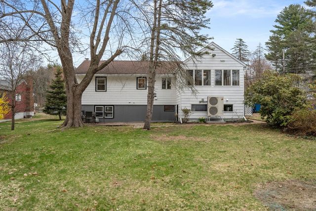 34 Locust St, Burlington, MA 01803