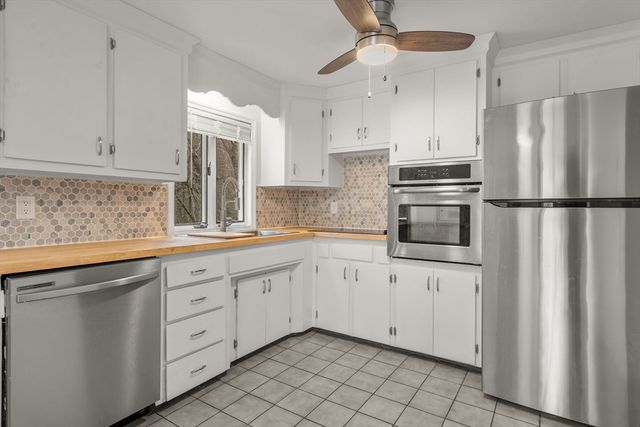 34 Locust St, Burlington, MA 01803