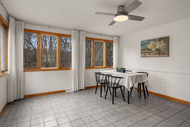 34 Locust St, Burlington, MA 01803