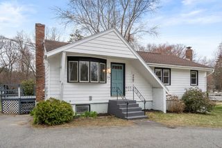 34 Locust St, Burlington, MA 01803