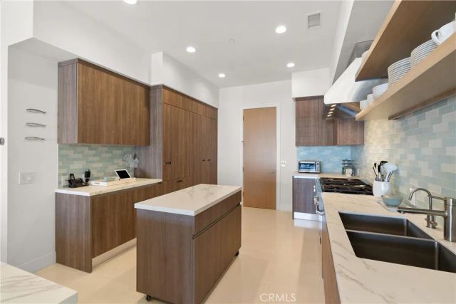3306 Marcus Avenue, Newport Beach, CA 92663