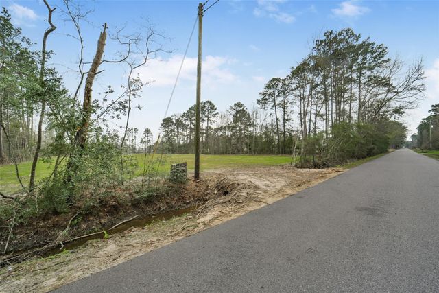 85 County Road 301 S, Dayton, TX 77535