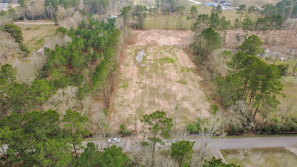 85 County Road 301 S, Dayton, TX 77535