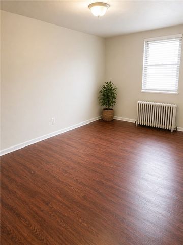 101 Mt Lebanon Blvd, Mt Lebanon, PA 15228