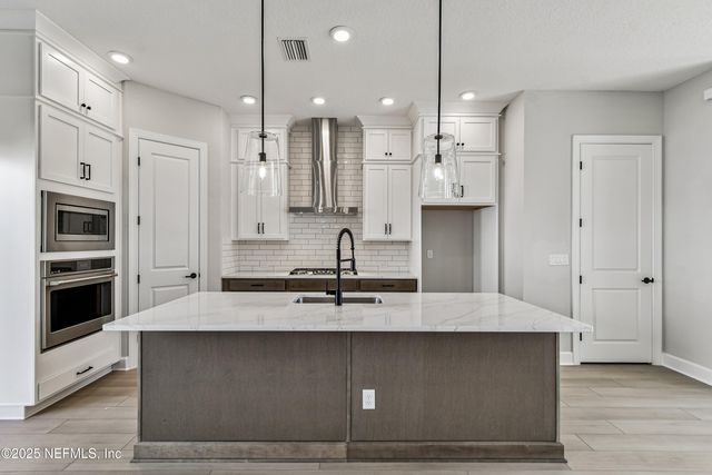 11929 MIRACLE WOODS Way, Jacksonville, FL 32224