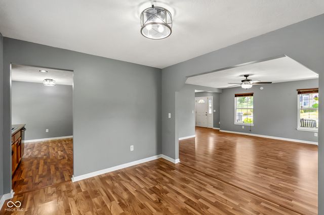 834 S Deer Run, Ellettsville, IN 47429