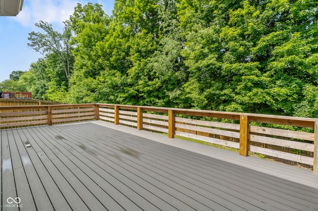 834 S Deer Run, Ellettsville, IN 47429