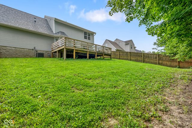 834 S Deer Run, Ellettsville, IN 47429
