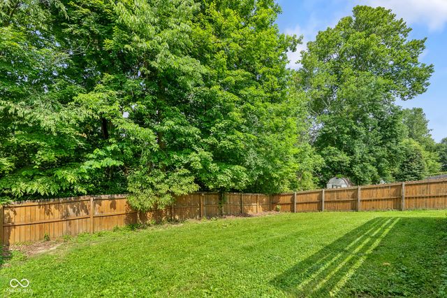 834 S Deer Run, Ellettsville, IN 47429