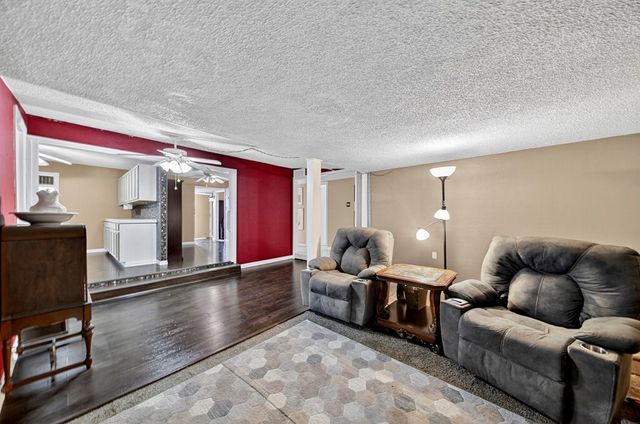 2927 Chisum Ave, Odessa, TX 79762