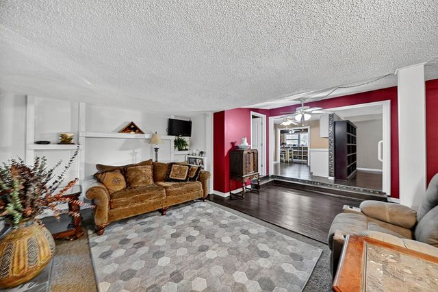 2927 Chisum Ave, Odessa, TX 79762