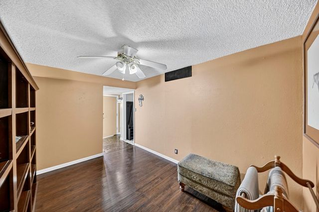 2927 Chisum Ave, Odessa, TX 79762