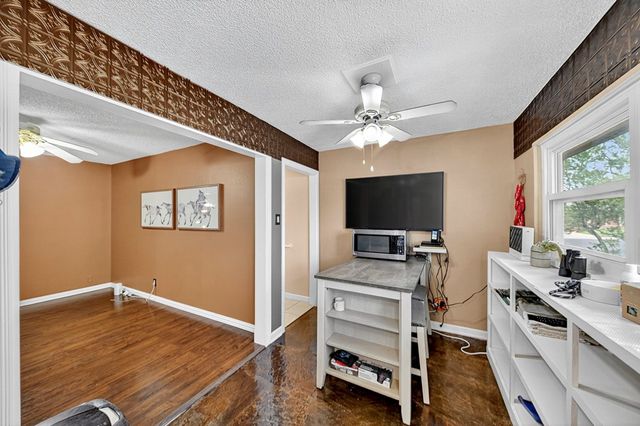 2927 Chisum Ave, Odessa, TX 79762