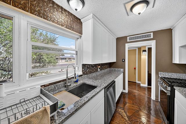 2927 Chisum Ave, Odessa, TX 79762