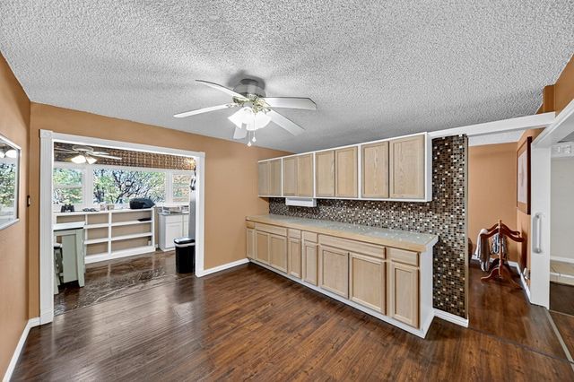 2927 Chisum Ave, Odessa, TX 79762