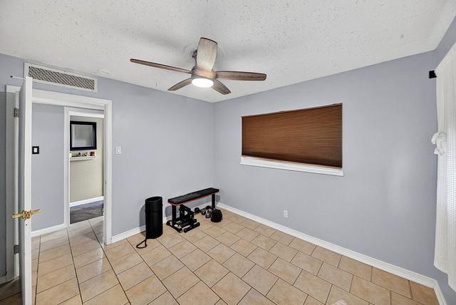 2927 Chisum Ave, Odessa, TX 79762