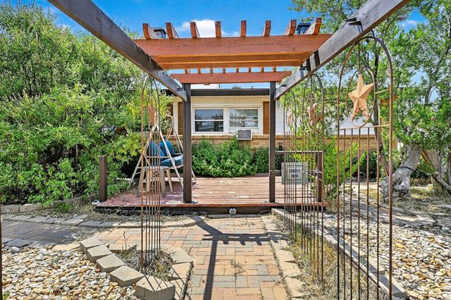 2927 Chisum Ave, Odessa, TX 79762