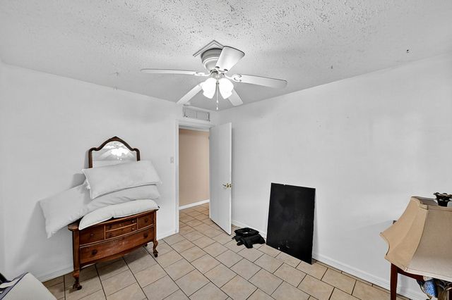 2927 Chisum Ave, Odessa, TX 79762