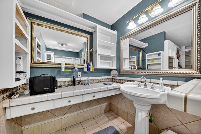 2927 Chisum Ave, Odessa, TX 79762