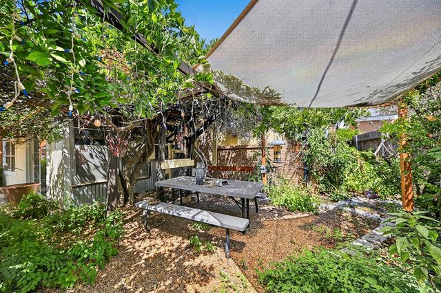 2927 Chisum Ave, Odessa, TX 79762