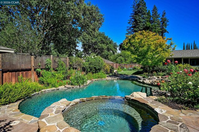 144 Irongate Ct, Alamo, CA 94507