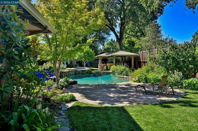 144 Irongate Ct, Alamo, CA 94507