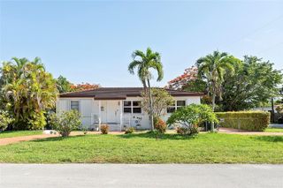 6801 SW 27th St, Miami, FL 33155