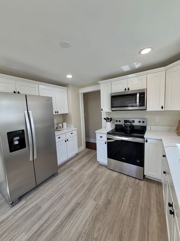 26 Mt. Tom Ave, Easthampton, MA 01027
